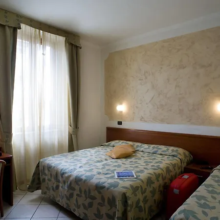 Szálloda Vittoria Viareggio