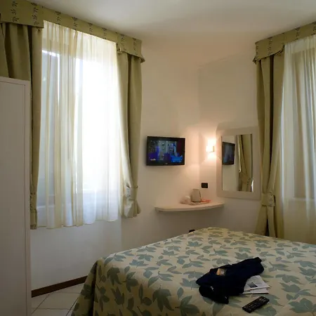 Szálloda Vittoria Viareggio